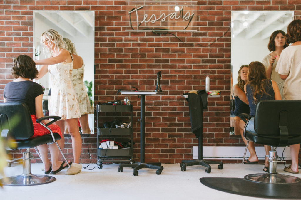 girls getting ready for wedding